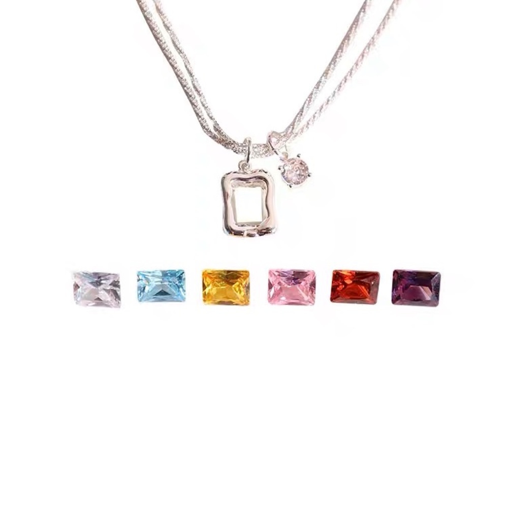 Necklace with replaceable diamonds